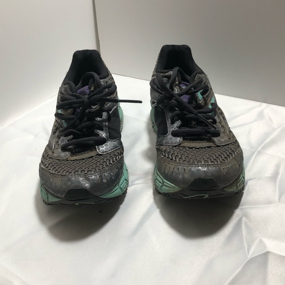 Running shoes